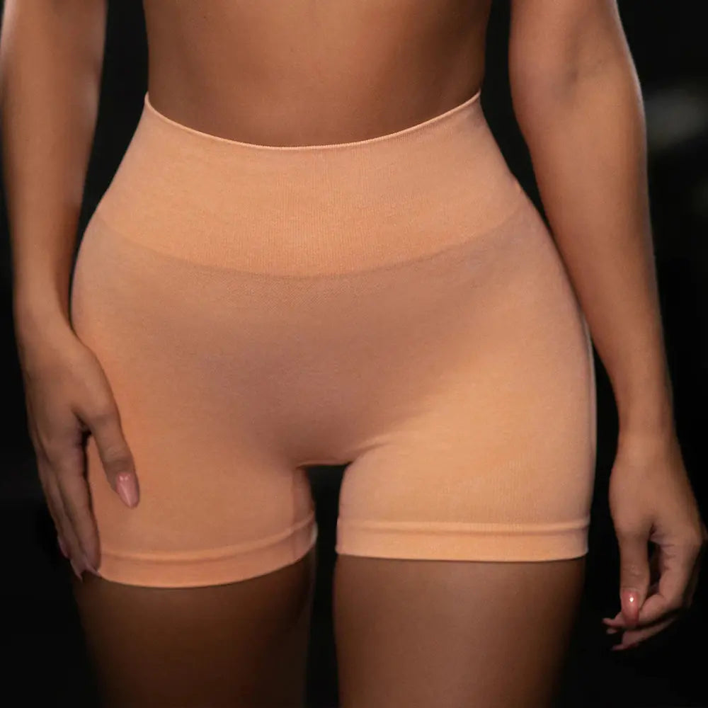 Seamless Women's Yoga Set for Fitness and Sports Wear